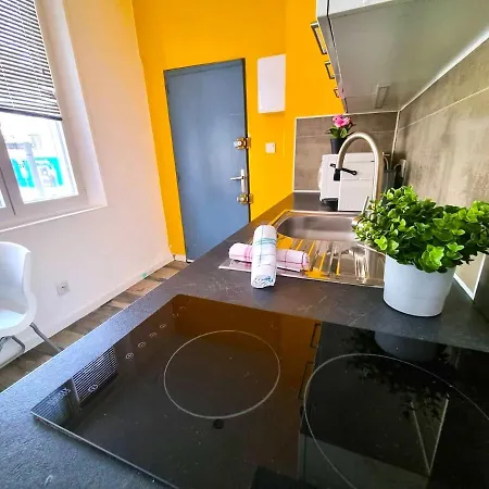 Votre Pied-a-terre Ideal Proche Gare De アパート *